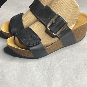 Elegant Black and Tan Women's Sandals